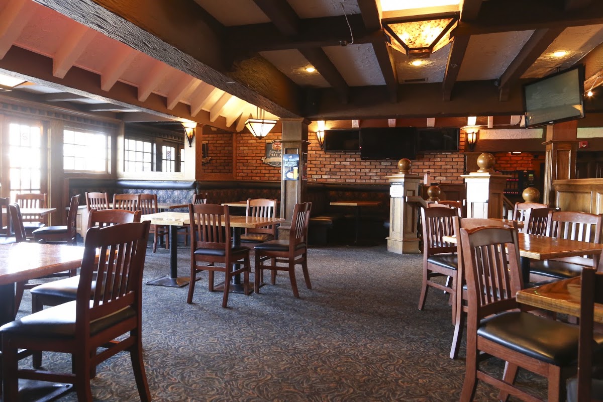 Cat & Fiddle Sports Bar & Restaurant