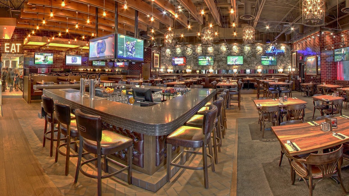 Browns Socialhouse Lethbridge West