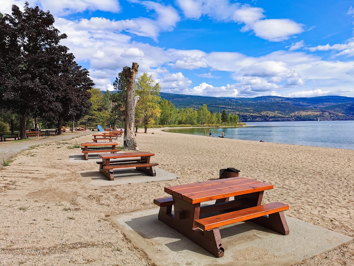Sun-Oka Beach Provincial Park