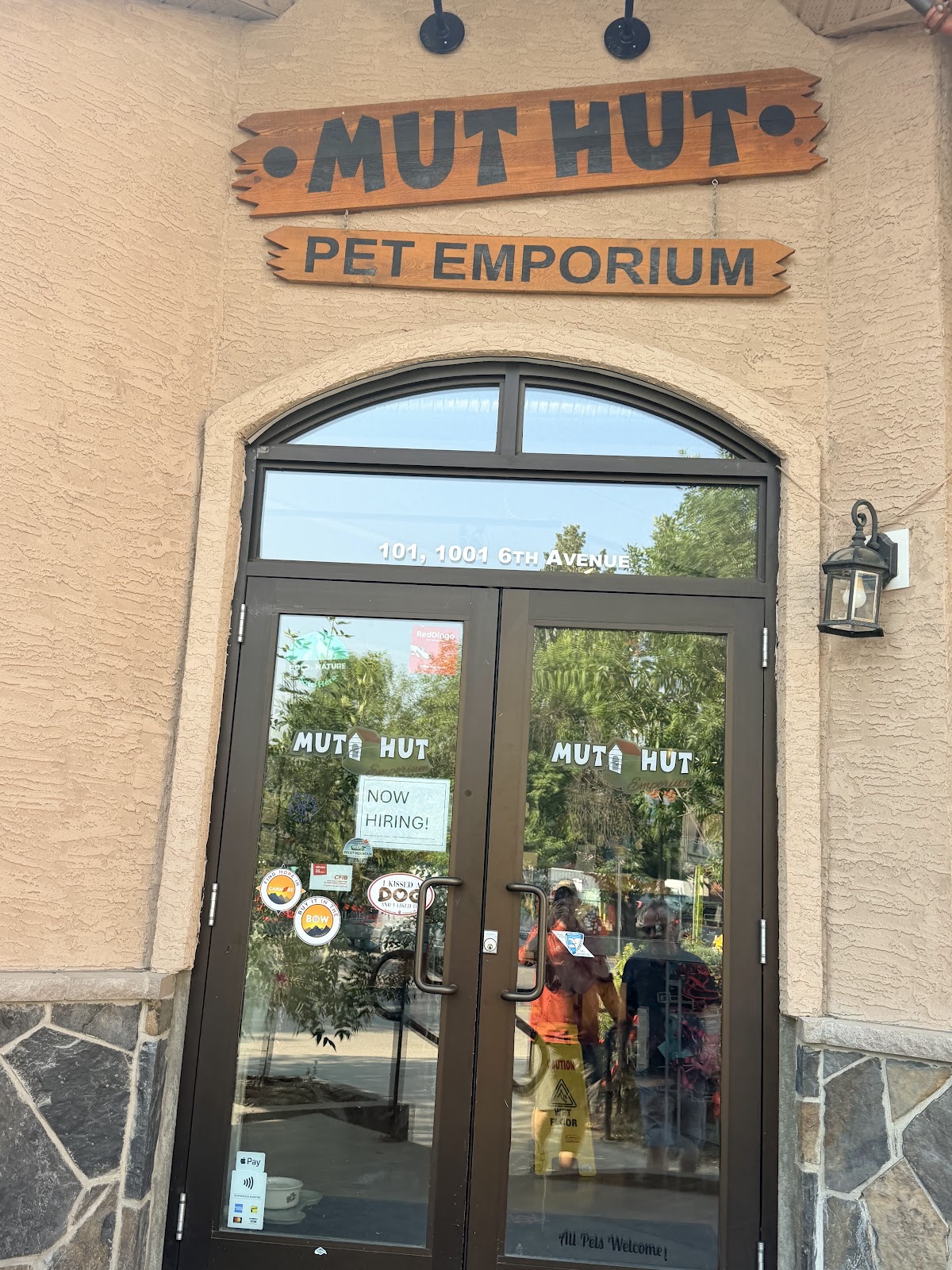 Mut Hut Pet Emporium Inc