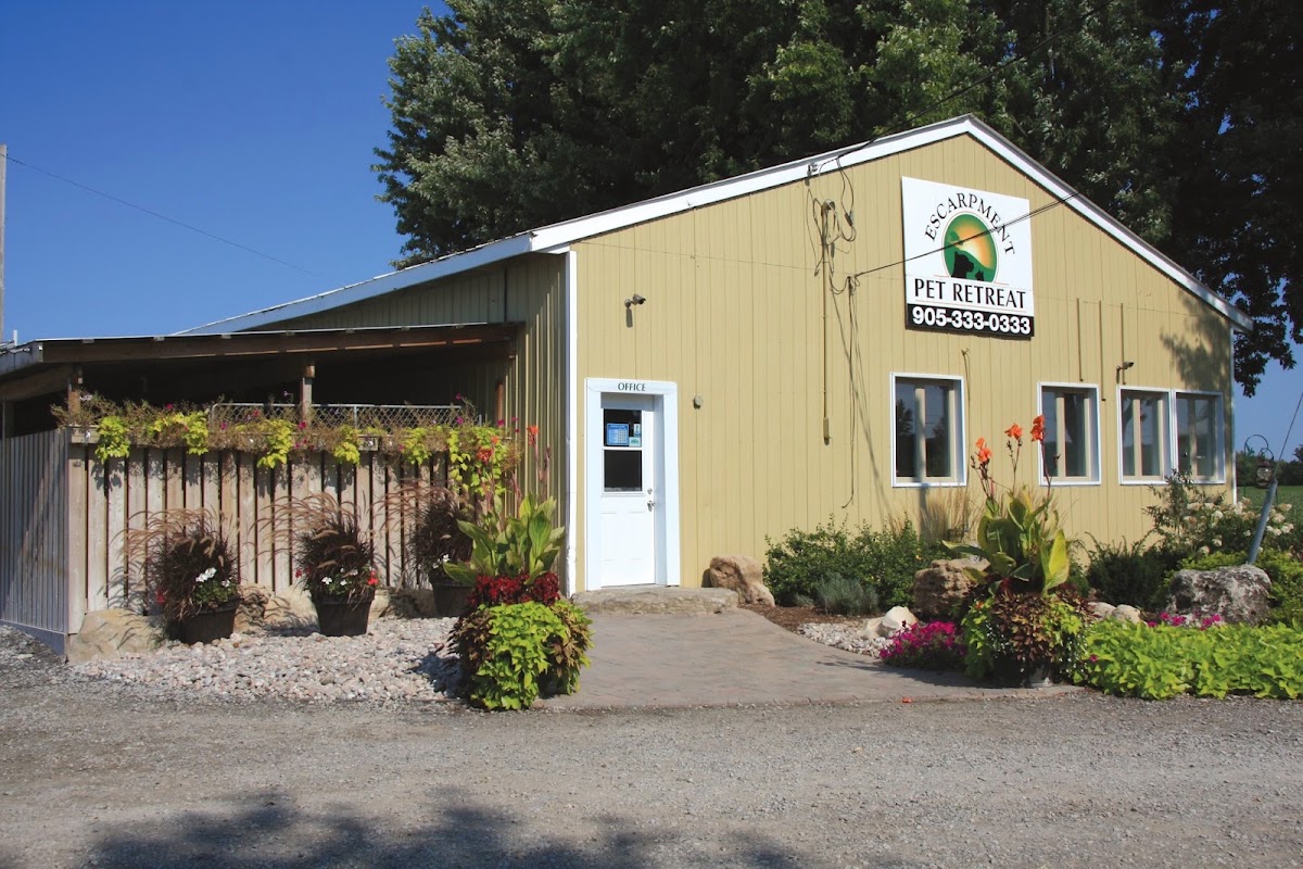 Escarpment Pet Retreat