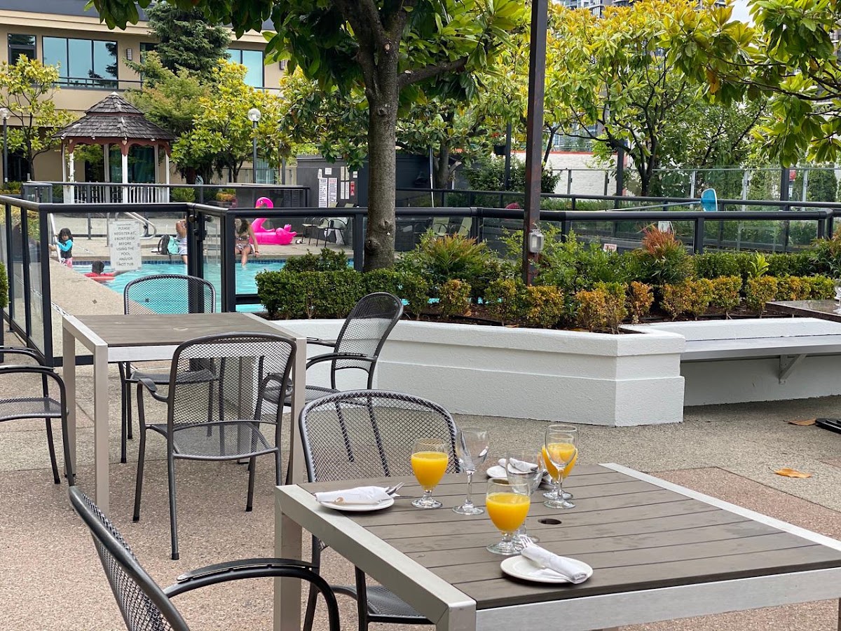 Acqua Restaurant, Patio and Bar
